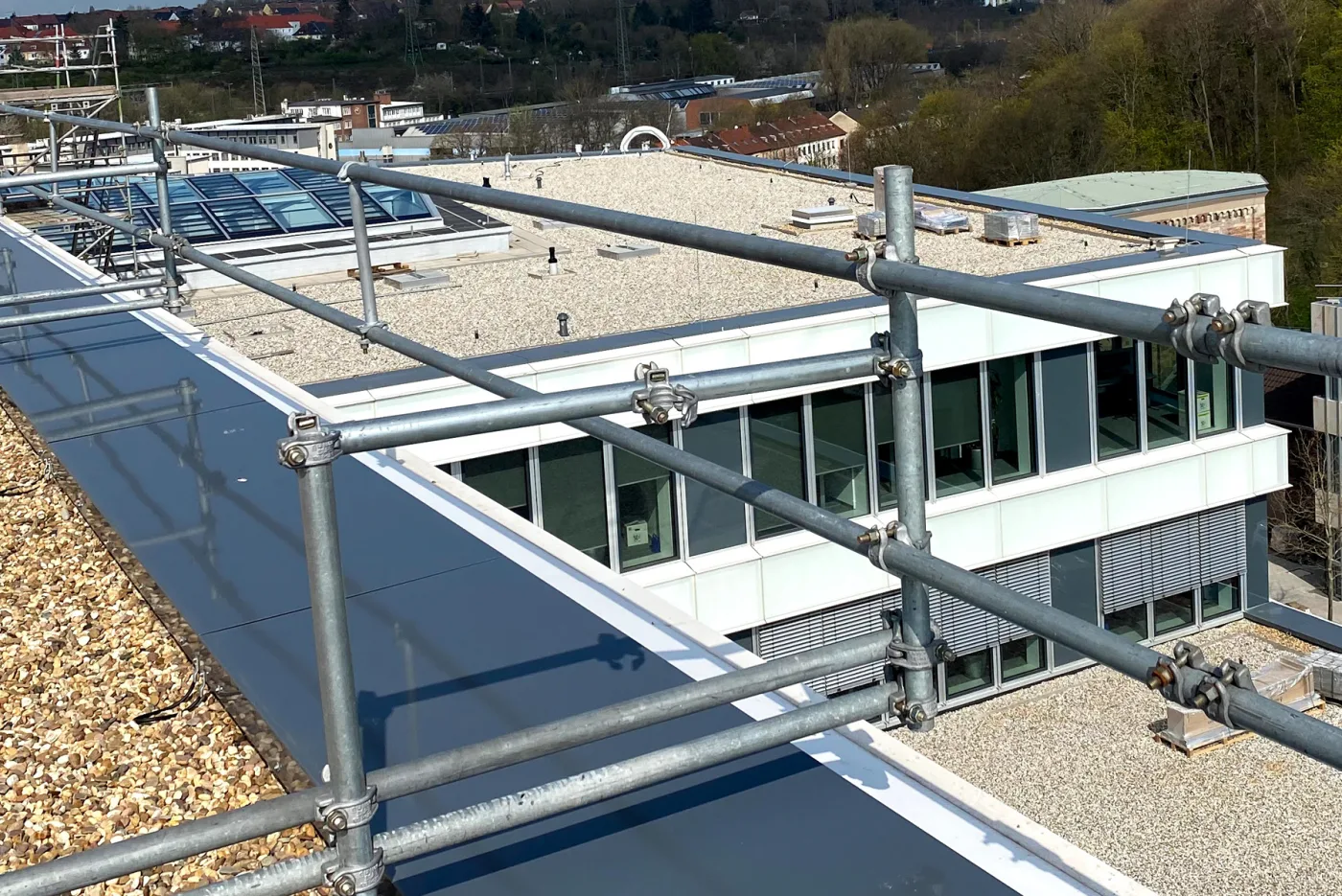 Dachrinnen-Sanierung Mehrfamilienhaus